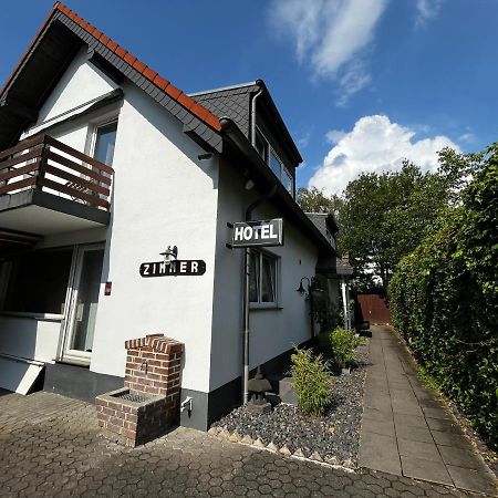 Hotelzimmer In Neusserstrasse Köln Kültér fotó