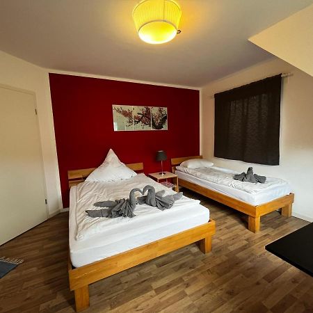 Hotelzimmer In Neusserstrasse Köln Kültér fotó