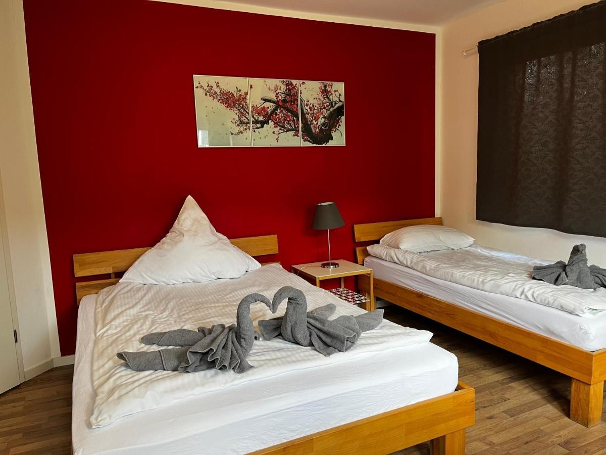 Hotelzimmer In Neusserstrasse Köln Kültér fotó