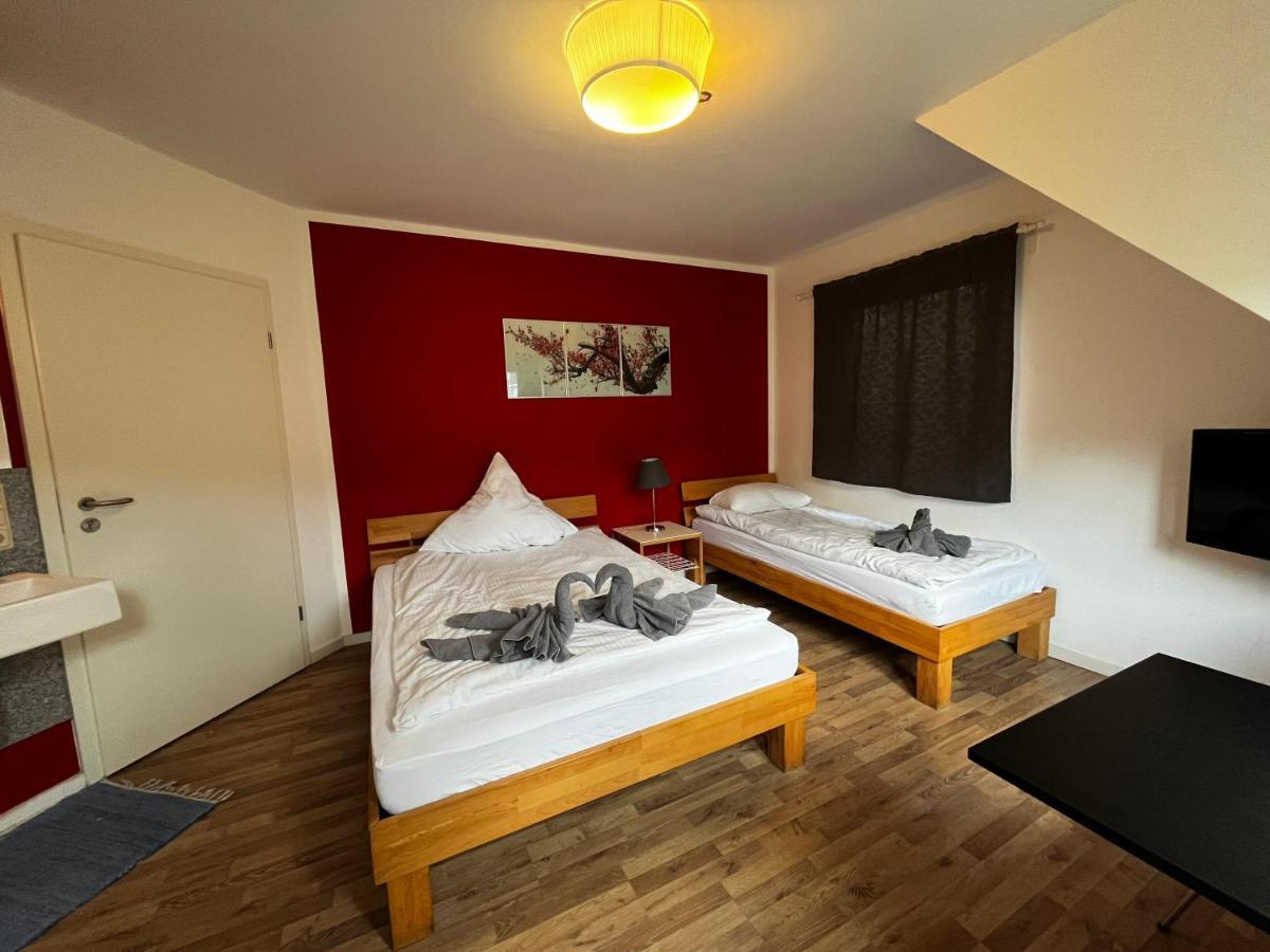 Hotelzimmer In Neusserstrasse Köln Kültér fotó