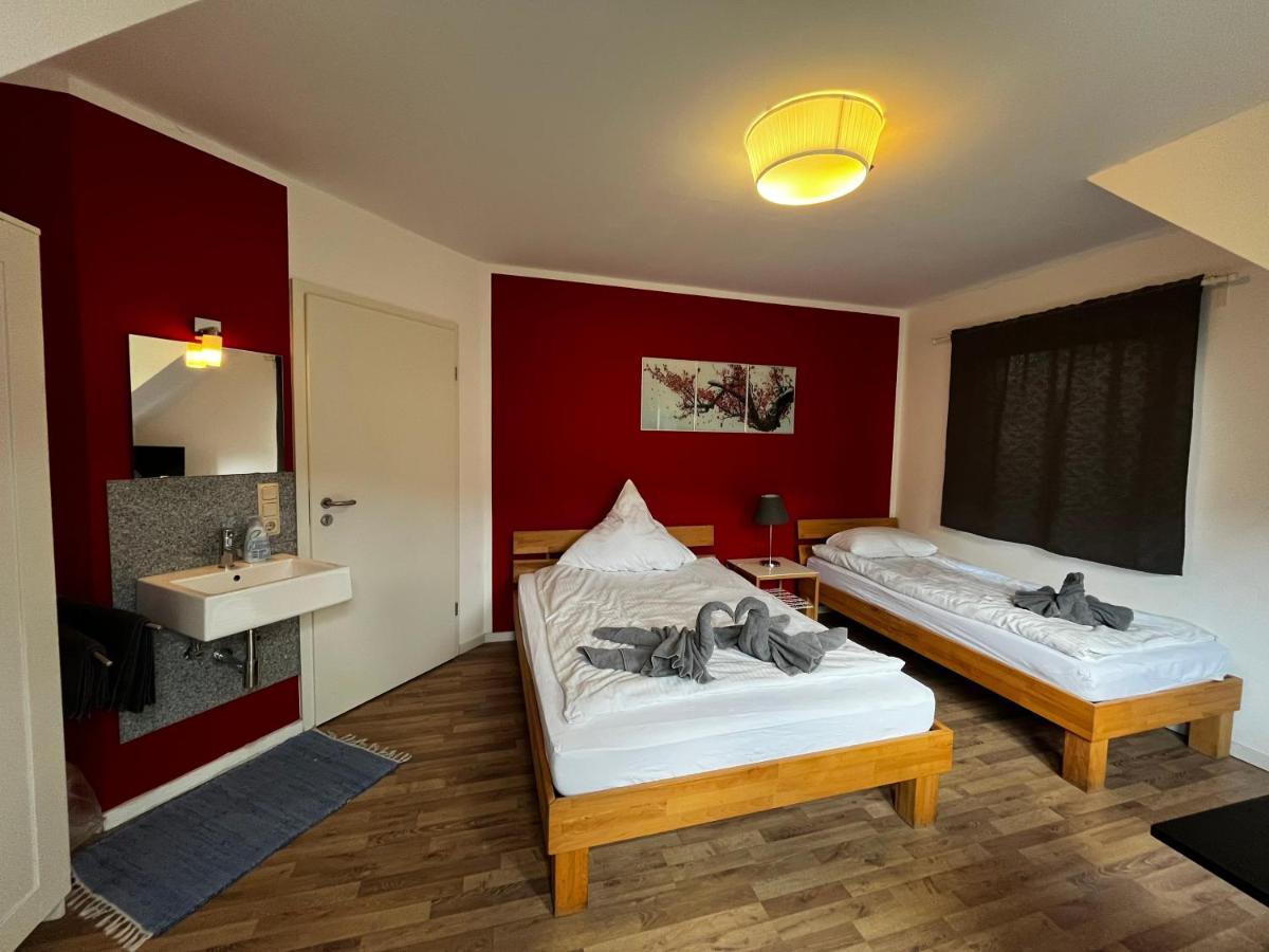 Hotelzimmer In Neusserstrasse Köln Kültér fotó